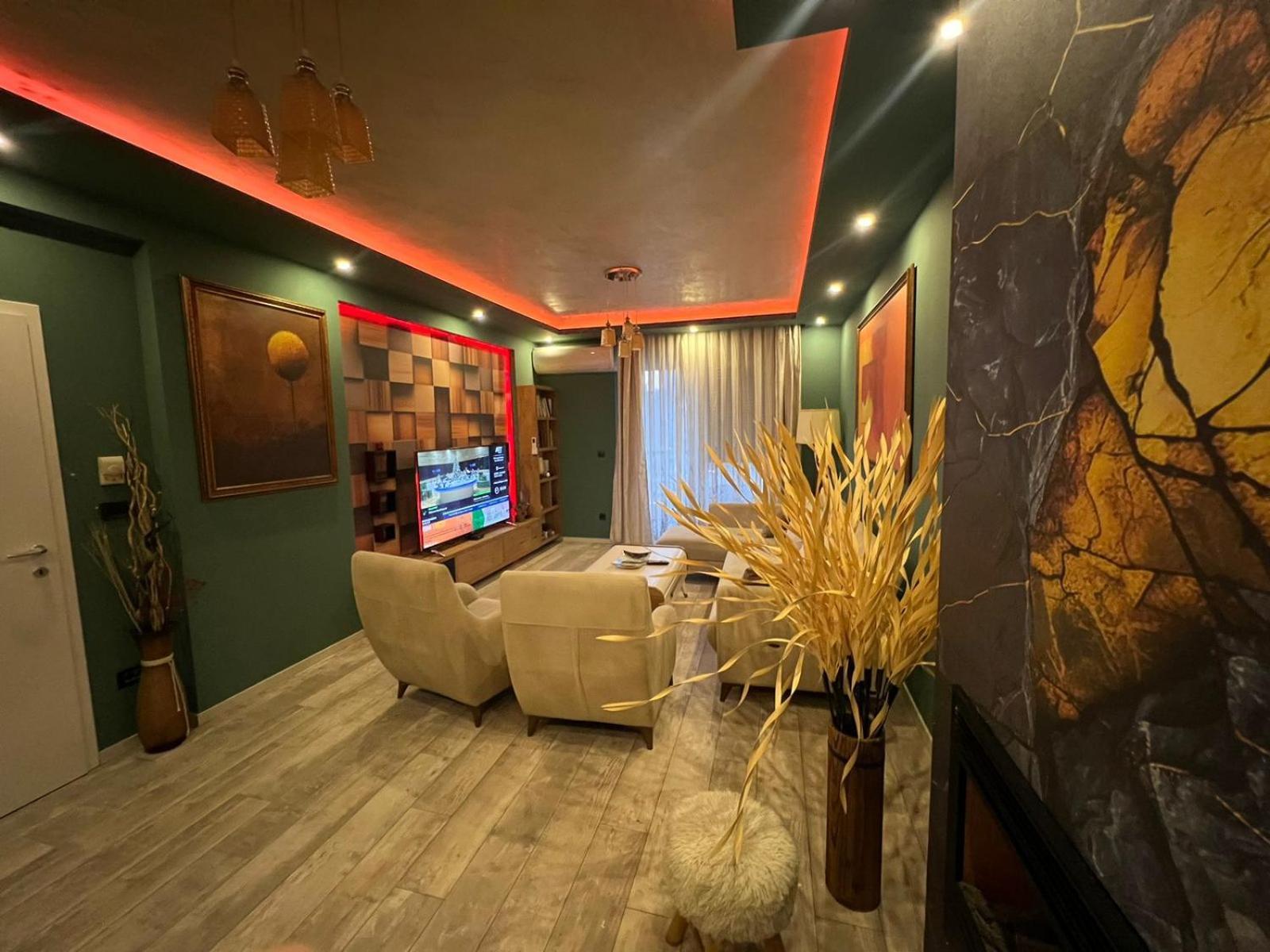Luxurious Apartment With City View พริสตีนา ภายนอก รูปภาพ